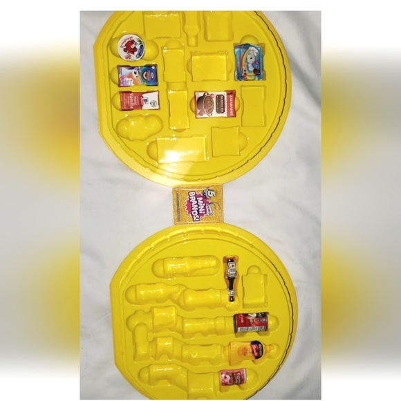:* Surprise Brands Collector's Case Series 2, 1 mini toy, 8 Exclusive Mini foods - Picture 1 of 5